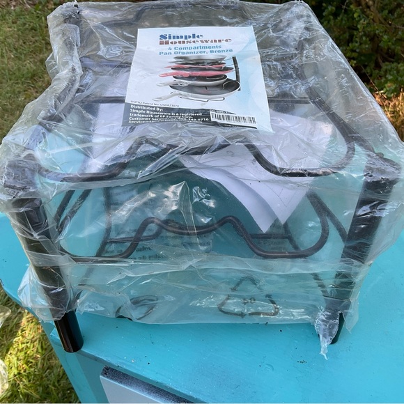 4 Compartments Pan Organizer Bronze New In Package - Picture 6 of 6